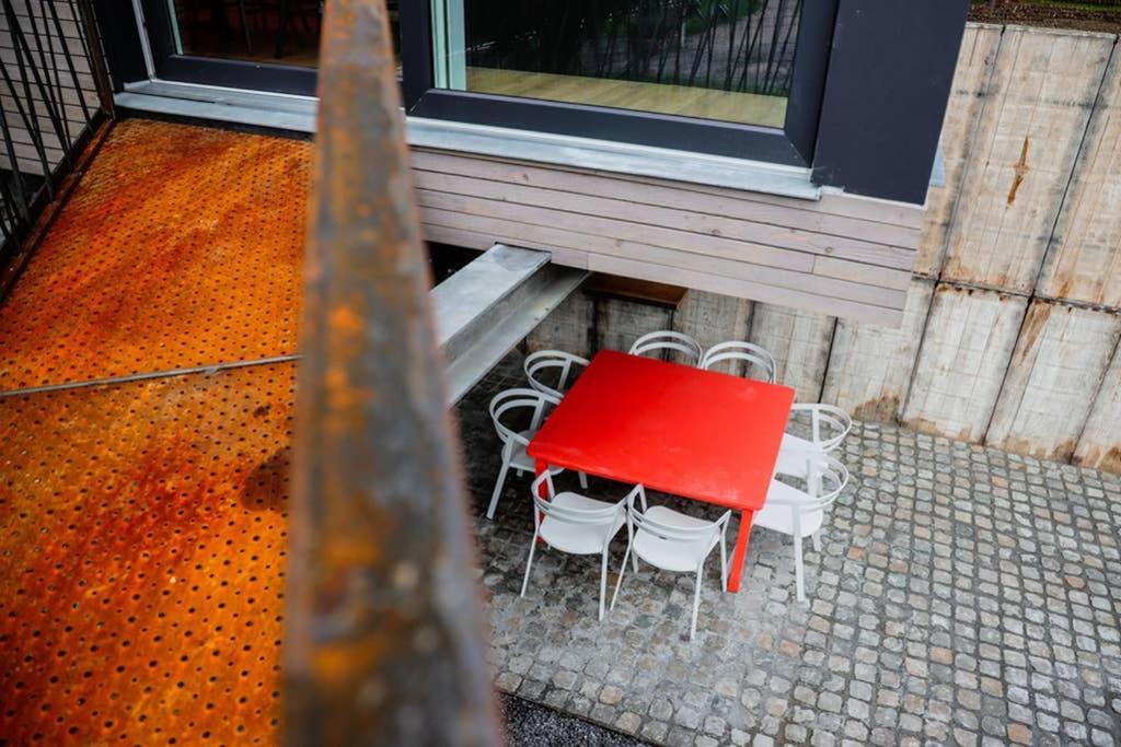Amazon Corten Marche-en-Famenne Buitenkant foto