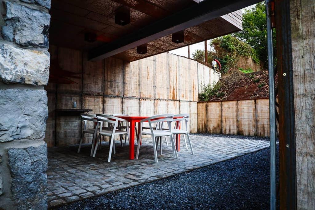 Amazon Corten Marche-en-Famenne Buitenkant foto
