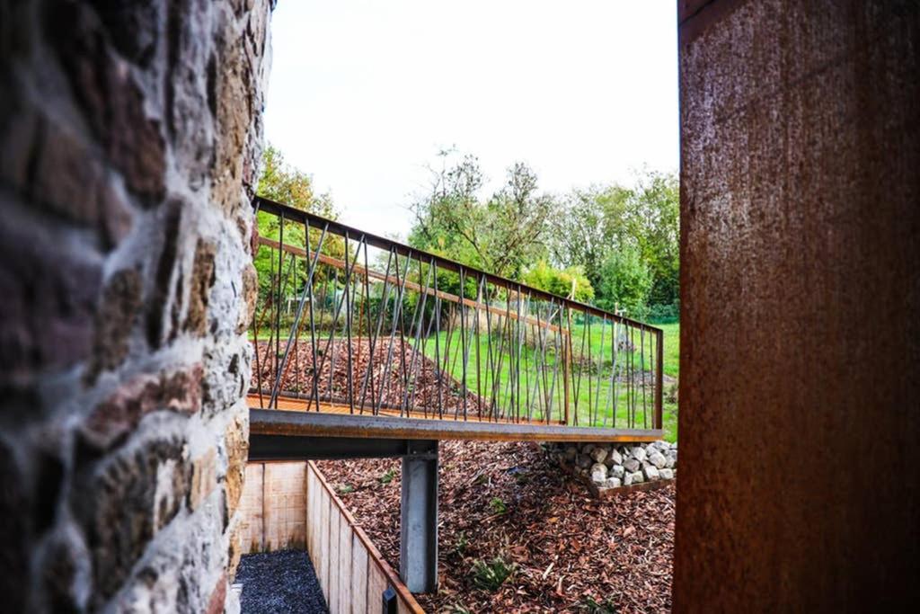 Amazon Corten Marche-en-Famenne Buitenkant foto