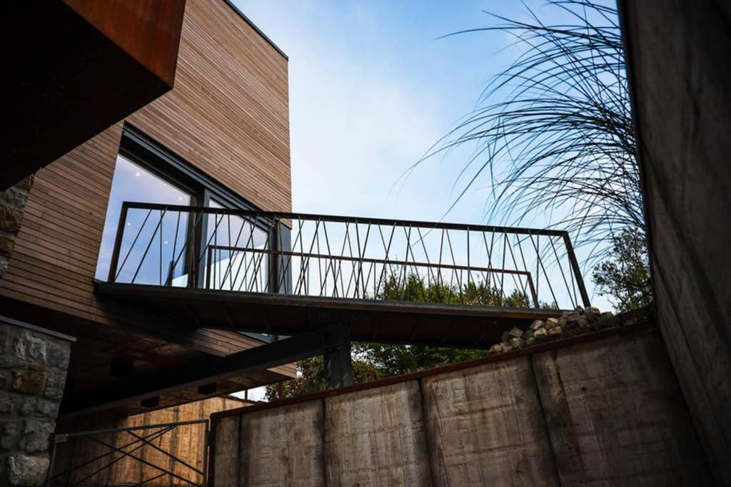 Amazon Corten Marche-en-Famenne Buitenkant foto