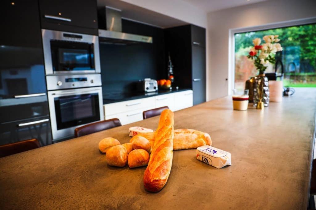 Amazon Corten Marche-en-Famenne Buitenkant foto