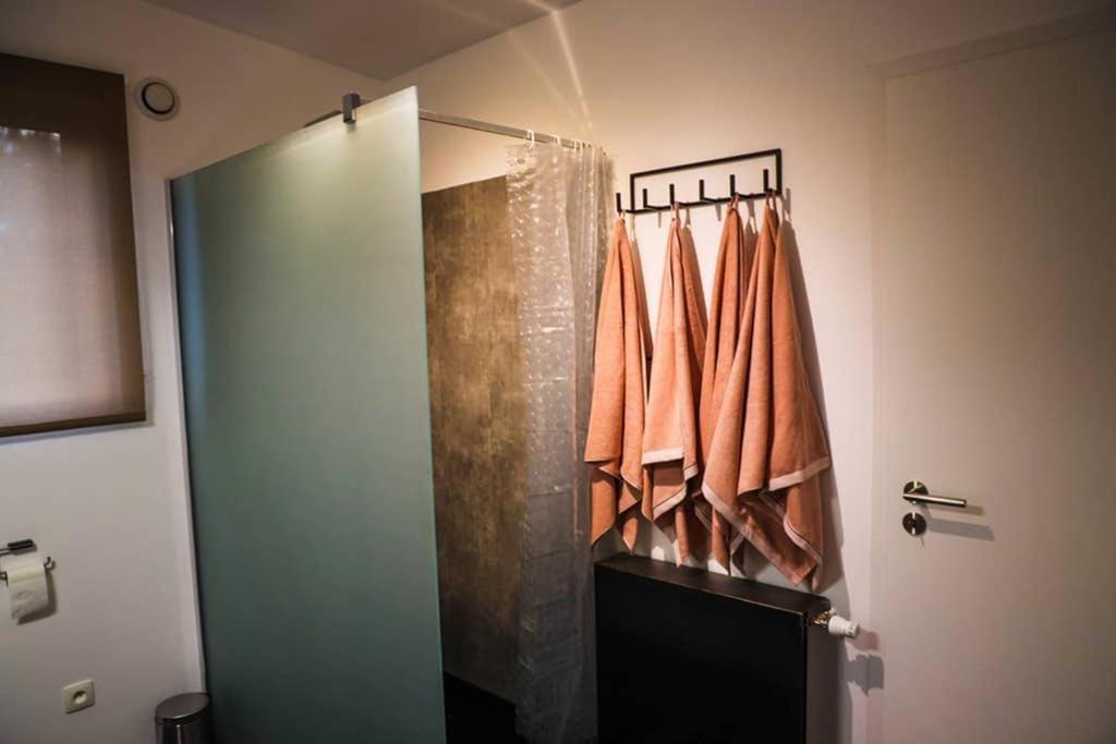 Amazon Corten Marche-en-Famenne Buitenkant foto