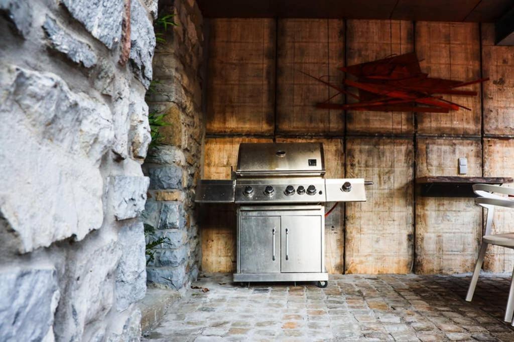 Amazon Corten Marche-en-Famenne Buitenkant foto
